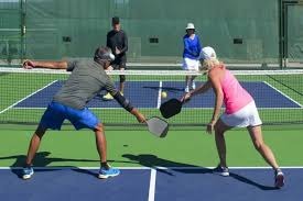 执教英超前25场积分榜：穆帅64分居首，斯洛特60分第二